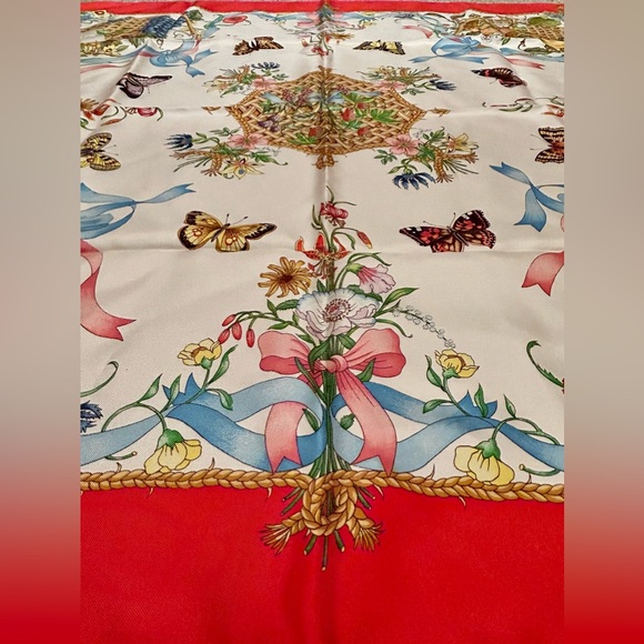 VINTAGE GUCCI 1970s Silk Scarf /Vittorio Accornero Floral Butterfly Fruit Print - Picture 4 of 12